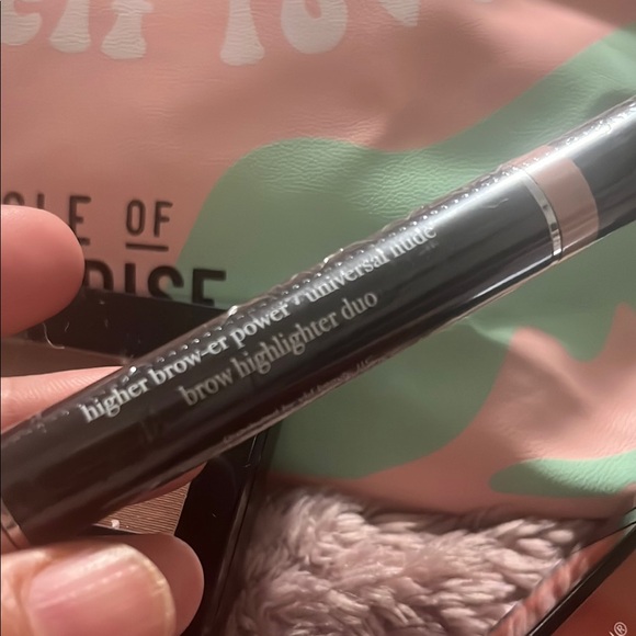 Makeup 10 piece Bundle - Picture 7 of 8